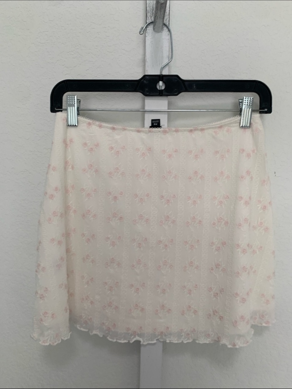 PacSun Cream Mini Skirt with Pink Floral Embroidery - Picture 5 of 8